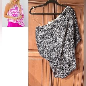 NWT Tyche Women’s Cold Shoulder Top